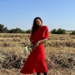 Rona-Lee Shim'on Instagram - פשוט במושב 🌾 cos