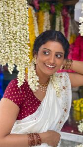 Actress Roopa Koduvayur HD Instagram Photos and Wallpapers June 2024