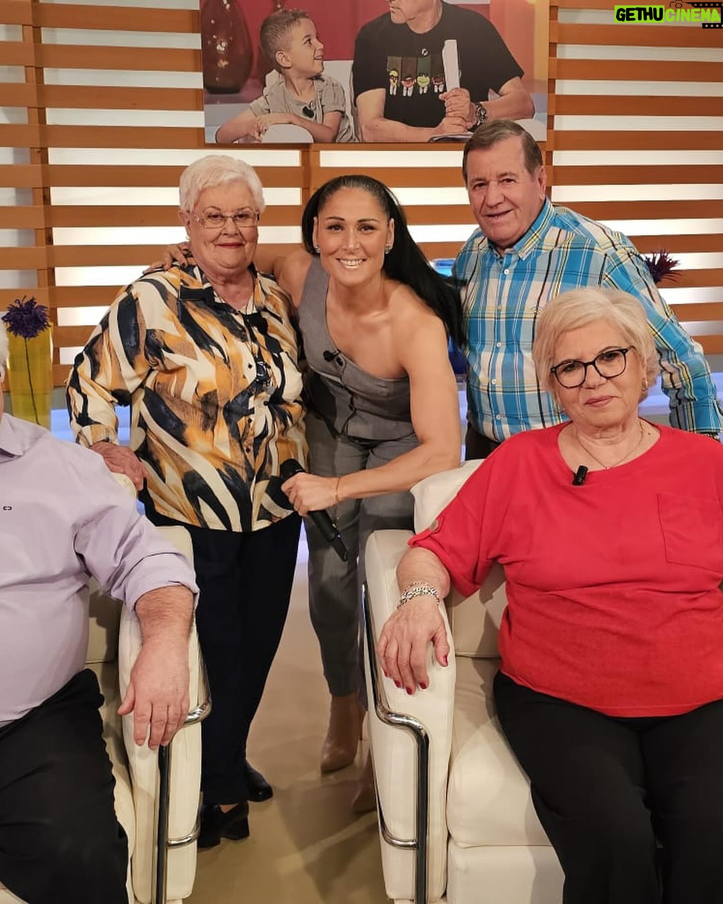 Rosa López Instagram - Tarde encantadora ayer en @cmm_es @encompaniacmm con @ramon.garciaoficial y @glorysantoro me lo pasé como una enana con vosotros❤️❤️