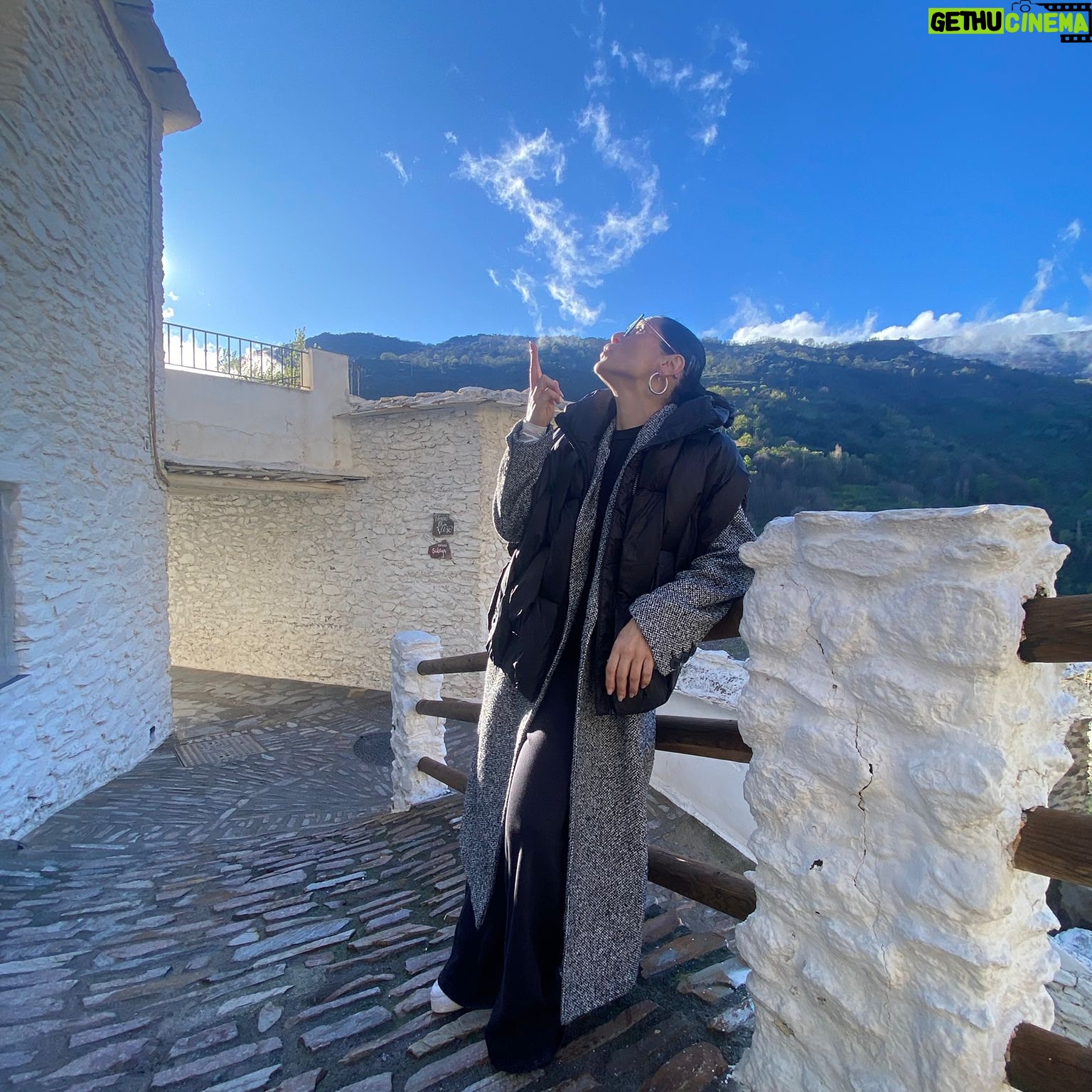 Rosa López - 2.8K Likes - Modo Sara Montiel: ON
Pero yo ya encontré al hombre a quien yo quiero ❤️