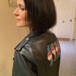 Rosa López Instagram - Cazadora tuuuneada a lo 1930🏳️‍⚧️ 😎😎