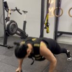 Rosa López Instagram - @lasala_david_navarro Hoy con mi @maestrotengu Maestros en este templito de alto rendimiento… donde cogemos todos en @lasala_david_navarro 💥 Fue creado por mi querida @eri_mendez_s y mi calvito @davidnavarrofitness El targeted?!! para todos aquellos con mentes que prefieran caminos a largo plazo, y y entiendan la inexistencia de puentes y atajos, cómodos y carentes de credibilidad. #QueNosQuitenLoEntrenado En fin… cada uno es arquitecto de su propio destino. Hace años me quedó claro que la Salud en todas sus formas, es lo primero. Amate como ser humano para construir cosas bonitas con los demás