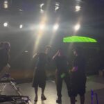 Rosa López Instagram - Anoche eeessste ser de luz @xavibochino me invitó a cerrar su concierto y final de gira, con una versión del Europe’s living a celebration ⚡️⚡️⚡️⚡️⚡️⚡️⚡️⚡️ de la manita de Andres, sus músicos y artistazos que le acompañan. Así como Gato, que ha sido un descubrimiento total, y Mariana, colombiana y asturiana de adopción WEEEE!!!🙌🏻🙌🏻🙌🏻🙌🏻 Entre tanta juventud os juro que estaba tan nerviosa… que pensaba que esta nueva generación no sabría que Europe’s existe!! 😅🙌🏻 Gracias por esta experiencia ❤️‍🔥 Que subidón que después de 23 añitos pueda volver a disfrutar tanto entre gente tan bonita #Lavida