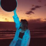 Rosa Linn Instagram - We wrote “Universe” on feb 24th last year. I was freshly in love with someone who was very much unavailable. And all I thought about on my way to the studio was: “If I met this person under a totally different circumstances … we would be together for life?” don’t know if alternate realities are real, but I create them in my mind all the time. 📸 @carlyjeansharp
