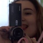 Rosa Linn Instagram - 5 days till “Universe”🎊🍷😬 I finally got a camcorder🥹 yes I have a red lipstick in my purse, Tamar🕺🪩