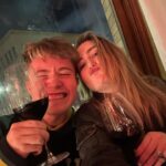 Rosa Linn Instagram - In a few hours! Universe (Italian version) with @alfaadf will be OUT!!!!!! So happy we got to do this again🤍🇮🇹