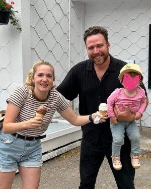 Rosalie Vaillancourt Instagram - J’ai aimé tout aimé de notre voyage en bas-du-fleuve et Nouvelle-Écosse. Il y avait moins de smog et les gens sont adorables!