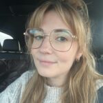 Rosalie Vaillancourt Instagram - Je porte maintenant des lunettes et c’est devenu mon seul trait de personnalité depuis 24 heures