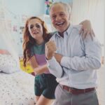 Rosalie Vaillancourt Instagram - Complètement Lycée: Tous les épisodes de la nouvelle saison sont disponibles aujourd’hui sur @cravecanadafr Pour les petits nouveaux dans la classe, c’est la série la plus hilarante au monde. C’est une parodie de films/séries d’ados, créée et écrite par des ados de 30 ans. Bravo à tous ceux et celles qui ont travaillé sur le projet. C’est très DÉJANTÉ.