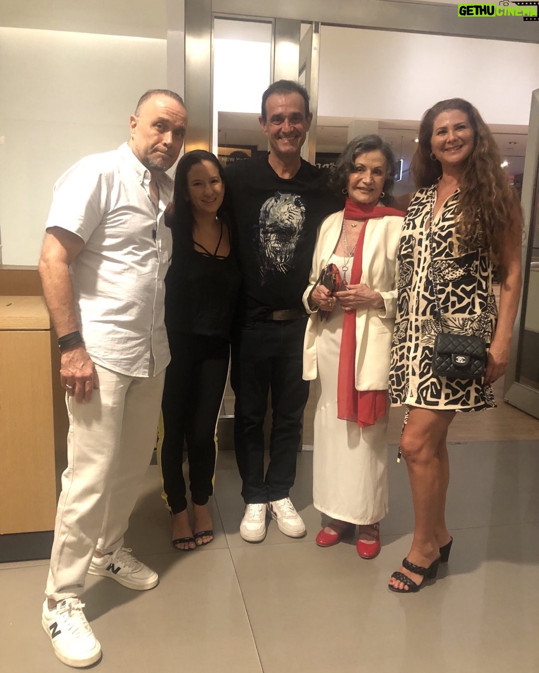 Rosamaria Murtinho Instagram - Estreia do filme Horizonte com João Paulo ,Lara. Rodrigo e Lu Klein no Village Mall