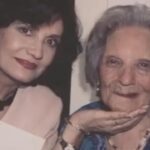 Rosamaria Murtinho Instagram - Feliz dia a todas guerreiras que exercem o ofício mais árduo e incansável de todos: o de ser mãe. Meus filhos foram o meu maior presente, mesmo com a carreira, correria diária e toda independência que sempre tive, fui afortunada por ter em minha vida João Paulo, Rodrigo, Maurinho e Carla, minha filha do coração, que infelizmente não está mais neste plano. Que cada mãe que me acompanha aqui se sinta abraçada por mim, somos uma só ❤️