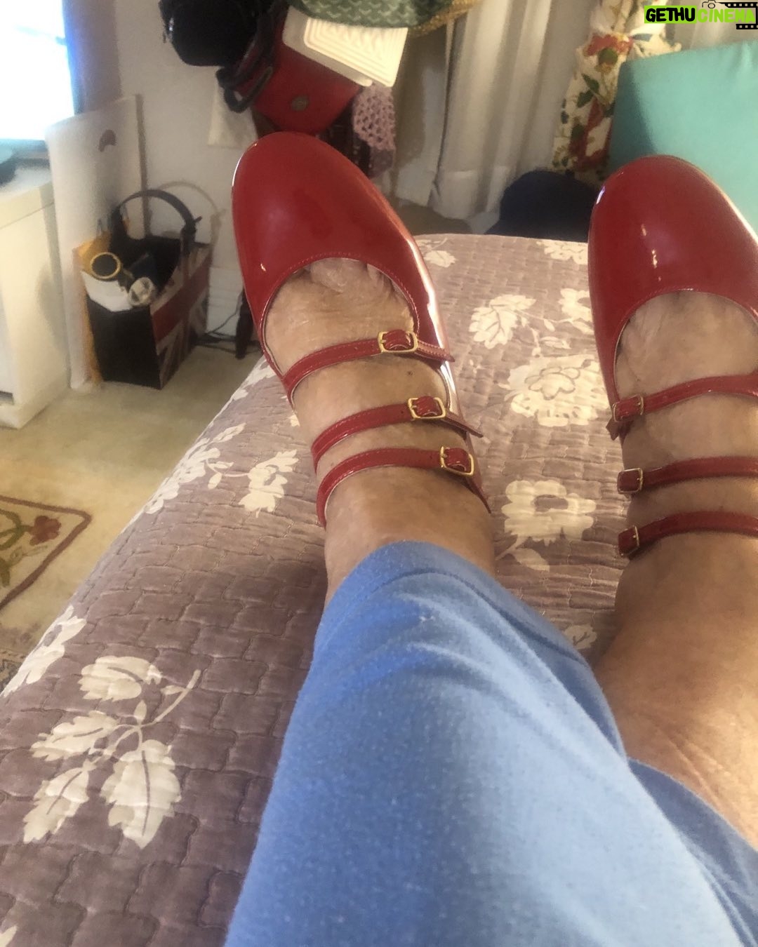 Rosamaria Murtinho Instagram - VAI DE TUTU SAPATILHAS!,não vai se arrepender !, VAI DE TUTU