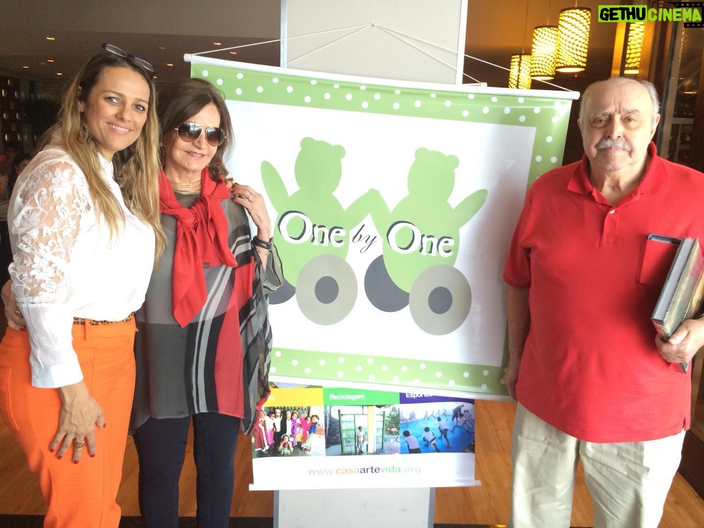 Rosamaria Murtinho Instagram - Com Juju Mendes e Maurão num evento da ONG One by One,Que distribui cadeiras de rodas
