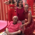 Rosamaria Murtinho Instagram - “Hoje é um novo tempo de um novo dia”…..Maurão Rosamaria @Mariana Ximenes e atrás@ Fátima Bernardes de pé quebrado e arrumando seus lindos cabelos