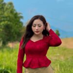 Rosangpuii Ralte Instagram - Top: @abbacy_official Puan: @zamzo_handloom Sur nasa emaii ni Kạn ti sa angg🤣 #zamzo #mizo #sundaytop #puan
