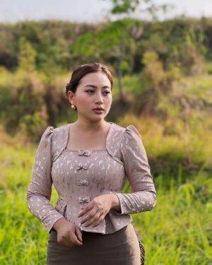 Rosangpuii Ralte Instagram - Top- @abbacy_official 💓
Puan- @zamzo_handloom 💓

#mizo #mizopuan #sunday #sundaytop #zamzo #handloom #abbacy