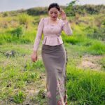 Rosangpuii Ralte Instagram - Top- @abbacy_official 💓 Puan- @zamzo_handloom 💓 #mizo #mizopuan #sunday #sundaytop #zamzo #handloom #abbacy