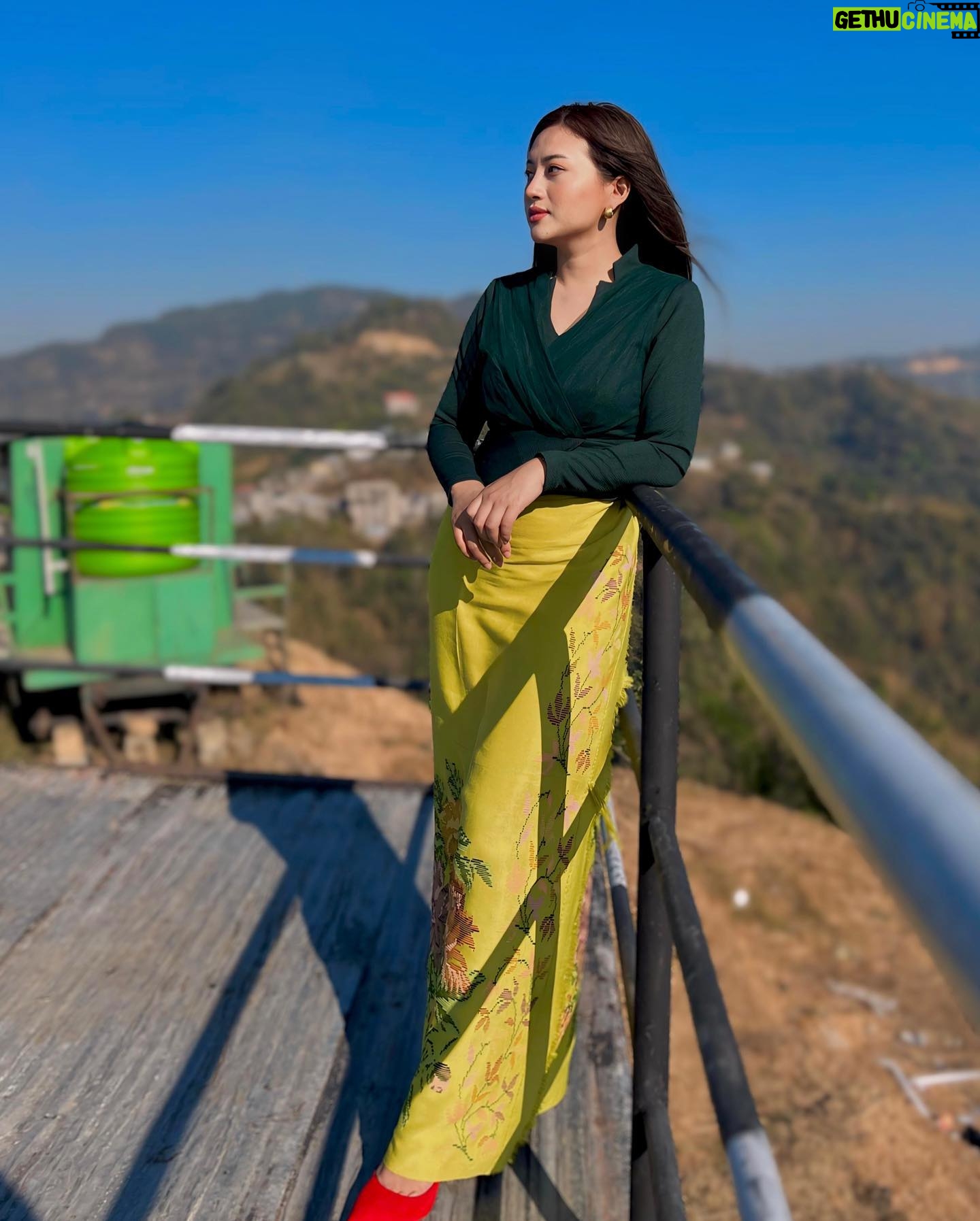 Rosangpuii Ralte Instagram - Puan : @zamzo_handloom 🥰 Top : @abbacy_official 🥰
