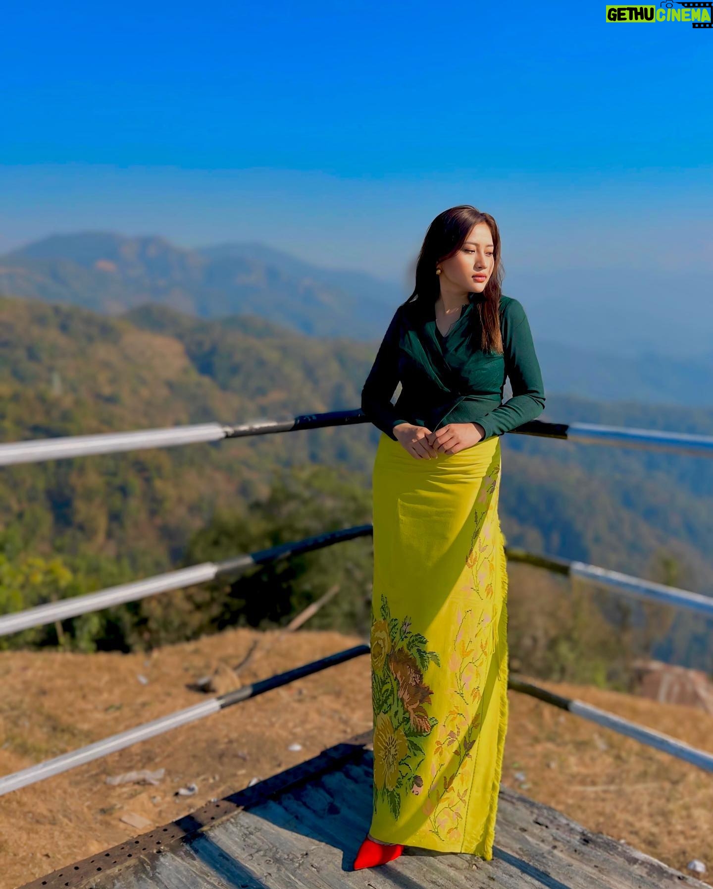 Rosangpuii Ralte Instagram - Puan : @zamzo_handloom 🥰 Top : @abbacy_official 🥰
