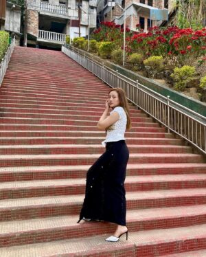 Rosangpuii Ralte Instagram - Top: @abbacy_official ❤️‍🔥
Puan: @zamzo_handloom 💕

#blessed #sunday
