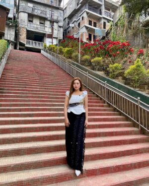 Rosangpuii Ralte Instagram - Top: @abbacy_official ❤️‍🔥
Puan: @zamzo_handloom 💕

#blessed #sunday
