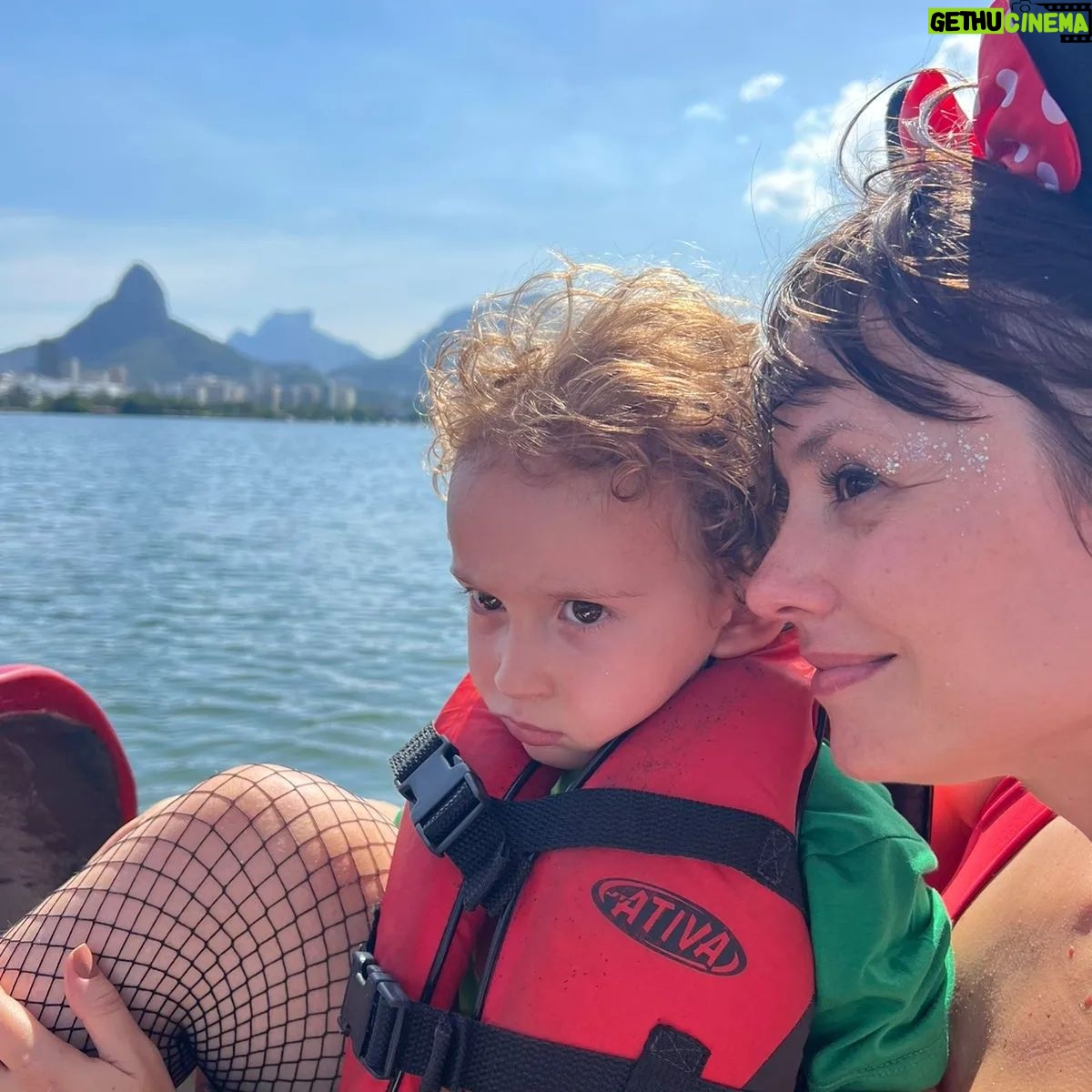 Rosanne Mulholland Instagram - Um dia lindo, uma mãe, um pai, um filhote, um calor absurdo, uma paisagem absurda, despedida de Carnaval.e um amor absuuuurdooooooo. ❤️