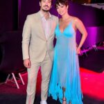 Rosanne Mulholland Instagram - Sobre esse casamento que abalou o Rio de Janeiro, sobre amor, sobre sonhos, sobre parceria.... sobre Carol e Frederico. Desejo todas as felicidades, força, sabedoria e crescimento nesse amor que está só começando. Cuidem-se! Que seja leve e que seja lindo!!! ❤️ Vestido: @dgaia Beleza: @makegonzovivi Styling: @garandrastyle