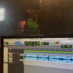 Rosanne Mulholland Instagram – Ano que vem faço minha estreia na Radio Filmes do Impossível. Primeiramente, como roteirista da história PENUMBRA, protagonizada por @julianadidone . Em seguida, como atriz, na história ALARME, de @jose_eduardo_belmonte , que é também diretor e criador desse projeto, além de meu amigo e diretor preferido. Quem ainda nâo conhece, são pequenos filmes sonoros para a imaginação. Já tem episódios de duas histórias disponíveis no Spotfi e no Deezer – @filmesdoimpossivel ✨️