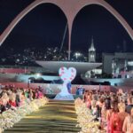 Rosanne Mulholland Instagram - Sobre esse casamento que abalou o Rio de Janeiro, sobre amor, sobre sonhos, sobre parceria.... sobre Carol e Frederico. Desejo todas as felicidades, força, sabedoria e crescimento nesse amor que está só começando. Cuidem-se! Que seja leve e que seja lindo!!! ❤️ Vestido: @dgaia Beleza: @makegonzovivi Styling: @garandrastyle
