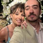 Rosanne Mulholland Instagram - Sobre esse casamento que abalou o Rio de Janeiro, sobre amor, sobre sonhos, sobre parceria.... sobre Carol e Frederico. Desejo todas as felicidades, força, sabedoria e crescimento nesse amor que está só começando. Cuidem-se! Que seja leve e que seja lindo!!! ❤️ Vestido: @dgaia Beleza: @makegonzovivi Styling: @garandrastyle