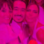 Rosanne Mulholland Instagram - Sobre esse casamento que abalou o Rio de Janeiro, sobre amor, sobre sonhos, sobre parceria.... sobre Carol e Frederico. Desejo todas as felicidades, força, sabedoria e crescimento nesse amor que está só começando. Cuidem-se! Que seja leve e que seja lindo!!! ❤️ Vestido: @dgaia Beleza: @makegonzovivi Styling: @garandrastyle