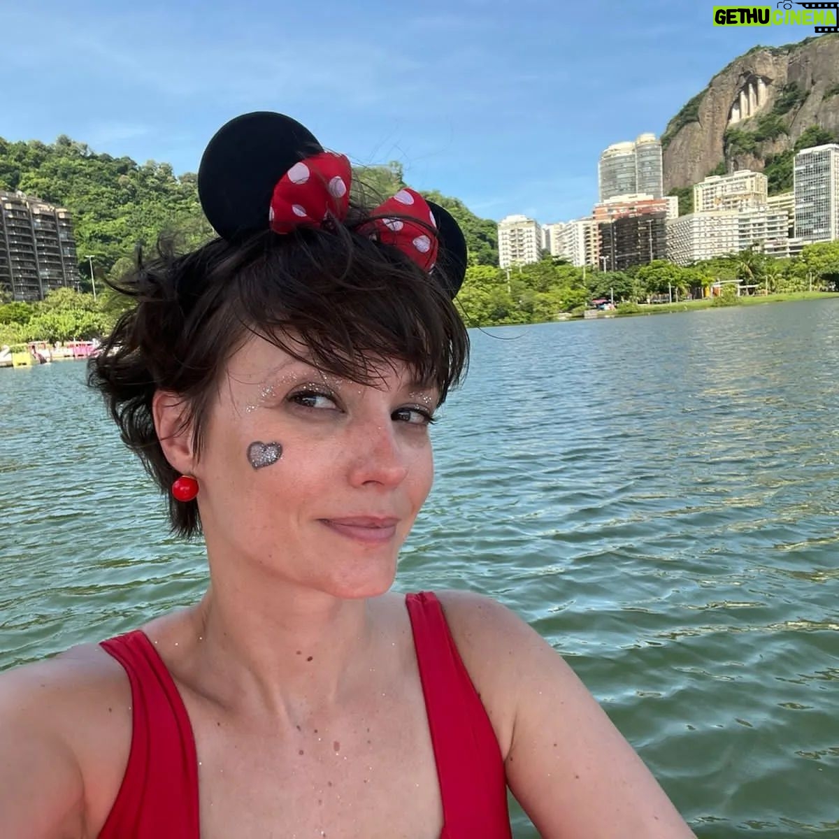 Rosanne Mulholland Instagram - Um dia lindo, uma mãe, um pai, um filhote, um calor absurdo, uma paisagem absurda, despedida de Carnaval.e um amor absuuuurdooooooo. ❤️