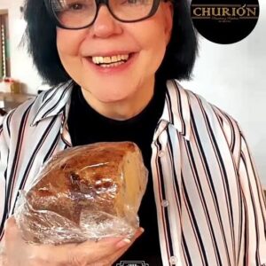 Rosario Prieto Instagram - @pasteleriachurion 🥐
.
Patrocinante oficial de Fango Negro.
Estamos muy contentos de poder tener en los ensayos estas delicias que hacen con mucho amor.
.
Gracias por formar parte de este proyecto 🙌🏻.
.
.
Aquí, nuestra querida @rosarioprietop disfrutando de su dulce.
#FangoNegro #FangoNegro2024 #ObraTeatral #Caracas #Venezuela #Patrocinante #Emprendimiento #Teatro #Cultura