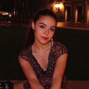 Rosario Prieto Instagram - Esta belleza es mi Bisnieta @lia.alongi , que llega a sus 18 años de vida 🤗 Feliz cumpleaños 🎉🎈 !! Dios te bendiga 🙏🏻 Te Amo ..