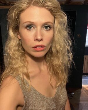 Rose Reynolds Instagram - Happy New Year! ⭐️🙏💛