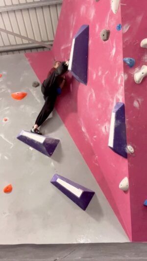Rose Reynolds Instagram - 🥵😄 Sent!

#indoorclimbing #bouldering #beta #problems #strength #hipmobility #climbing #tch #exeter #rosieandgym