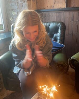 Rose Reynolds Instagram - Thank you for my birthday messages! Having a whale. You get a birthday. YOU get a birthday. Lots of love. Xxx