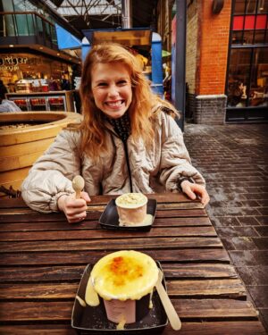 Rose Reynolds Instagram - HUMBLE CRUMBLE!!

#mixedberry #halfandhalf #morecrumblethanfruit #overwhelmed