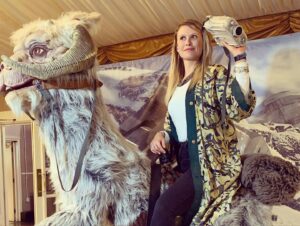 Rose Reynolds Instagram - HOTH to trot!
