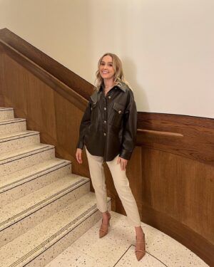 Rose Ayling-Ellis Instagram - This morning, I put a coat on, and this afternoon, I'm sweating. Last week I wore a summer dress, in the afternoon I'm soaked in the rain.
I love this looks! Perfect for this confusing season time. Stay safe everyone. ☀️☔🍃
