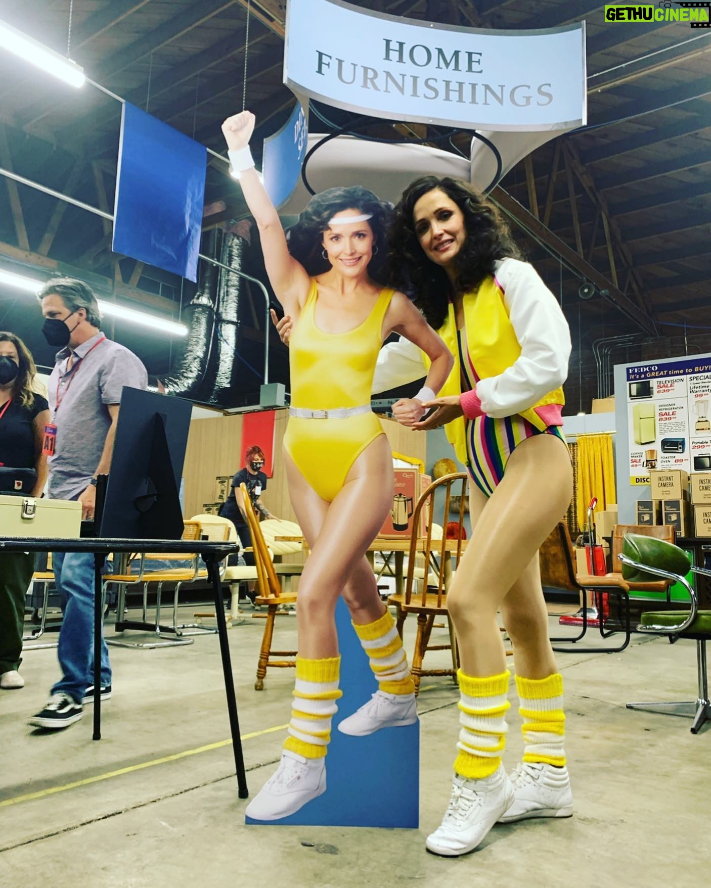 Rose Byrne - 21.2K Likes - 🍋PHYSICAL S2 ! 🍋TONIGHT !! 🍋 @appletvplus @annieweisman @stefflaing