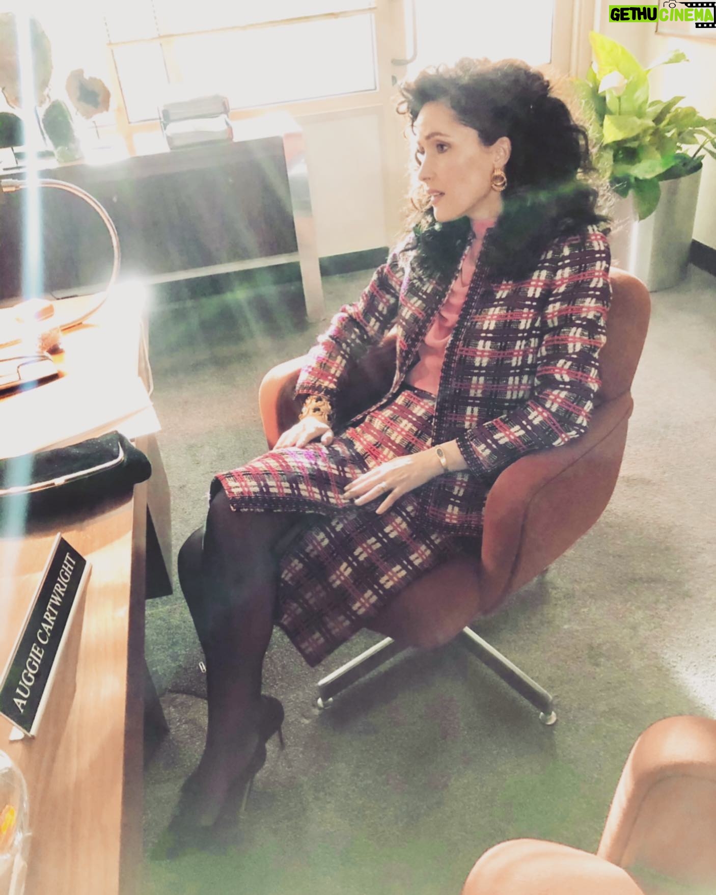 Rose Byrne - 9K Likes - 💜Musings💜In💜Plaid💜…..new episode now streaming
@appletvplus #physical