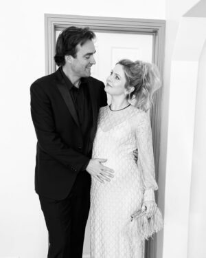 Rose McIver Instagram - Mum and dad went out ❤️ Huge congrats to Anatomy of a Fall, it was an honor to present Justine Triet the much deserved win! ❤️ @goldenglobes @cbstv