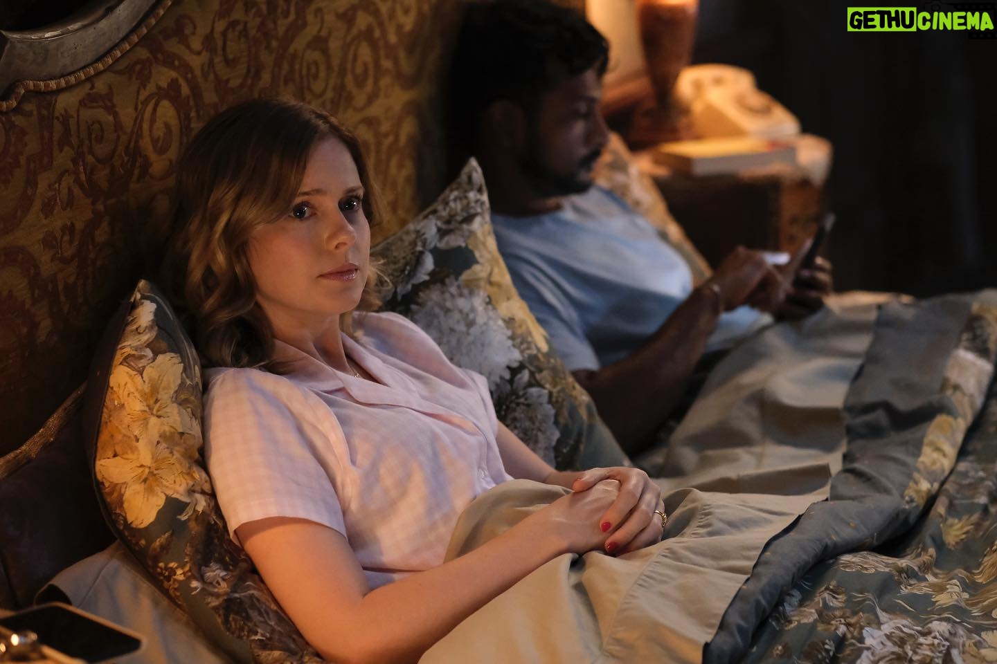 Rose McIver Instagram - Tonight! @ghostscbs 👻 📺 episode “The Baby Bjorn”.