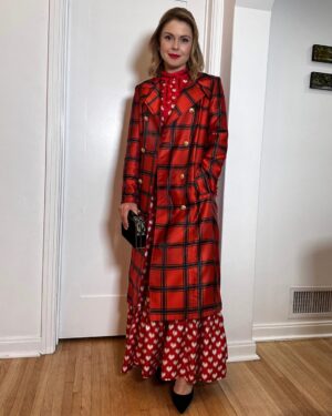 Rose McIver Instagram - I got dressed up for a great cause on Saturday night. A Dinner Party with Heart. Recognizing the incredible recovery of @d.ham3 and his work with @american_heart. We learned about their new initiative, A Nation of Lifesavers. CPR saves lives and I’m so grateful to learn more about how it can turn bystanders into lifesavers. I encourage you all to as well ❤️