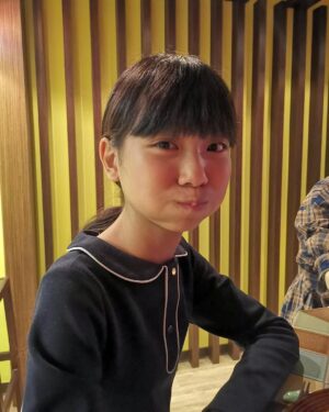 Rose Yu Instagram - 【時代的眼淚】今晚晚餐在聊演藝圈的一些回憶，我說：「周潤發很有名，還拍過台灣維XX的廣告...。」喬喬回我：「周潤發是什麼？我只知道大潤發」🤣🤣🤣