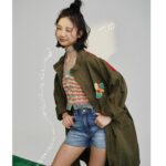 Rose Yu Instagram - . 思考未來大學的事情一陣子了 想去的 想做的 真的有很多 但唯一最確定就是 我想要當個演員♥️ 導演 前輩演員們及公司都跟我聊過很多 總結其中條件之一 「演員就是在每個角色中 駕馭不同的人生與面向」 就像這次是第一次正式的拍照😘 在哥哥姐姐們的引導下 我漸漸沒那麼害羞 也慢慢伸展自己的肢體 雖然離完全適應還有一段距離 但我會持續努力練習的💪🏻 希望你們喜歡🥰 Fashion /MAX&CO @maxandco #maxandco Talent 于卉喬 @ciaociaorose Photographer/ Robert @robert0522___ Photographer assistant/Cassyyen Lin @cassyyen.lin Makeup artist/Yu Wei @yuweimakeup0130 Hair artist/ Yen Chang @hsinnnyennn Stylist/ Yvette Chen @yvette_fungi @_casa_blanc Film Studio / Hares Creation @hares.creation Reels Director / BOBO @bobobo_97 Video Director / Athena @qq.ism Video Gaffer / Tim @timzhan1226 Graphic Design / Queenie @qni124 #于卉喬 #ootd #16歲的我