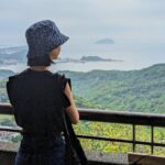 Rose Yu Instagram - 好久沒有來九份了😊 天氣真的很舒服，太陽不會太大又有一點點微風，一路上也吃到了好多好吃的小吃！！ 油蔥粿涼涼的吃真的超舒服的！ 福州丸的內餡也好好吃，但是燙到舌頭了😆
