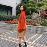 Rose Yu Instagram - 今天來採訪的記者姐姐是從小看我長大的 看到我幼兒園和姐姐的合照 再看到小學高年級和姐姐的合照 真的覺得緣分好奇妙喔~~ @xuxuwear #xuxuwear
