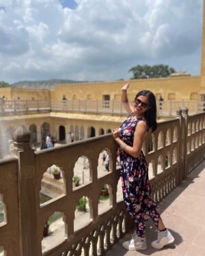 Roshni Sahota Instagram - Padharo maare des 🙏🏻

#trip #holiday #rajasthan #india #live #bless #streetstyle #jaipur #amerpalace #palace #rajputana #travel